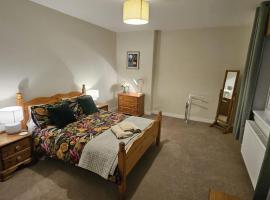 Spacious 2 Bedroom Flat in Coatbridge, hotel in Coatbridge