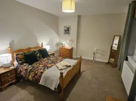 Spacious 2 Bedroom Flat in Coatbridge