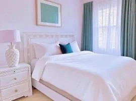 Spacious Room in Villa with shared bath-Pool-near Disney