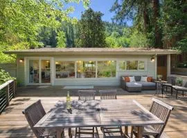 Serene Riverfront Cottage In Healdsburg Views Kayaks 1 5 Mile To Downtown