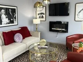 Suite 2 Newly Renovated Dwntwn WB Steps to Beach