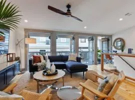 Upscale Carriage House with Pool Near River St