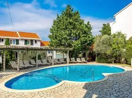 Stunning Home In Kampor