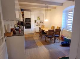 Feudale Ferienwohnung Mureck Zentrum, hotel di Mureck