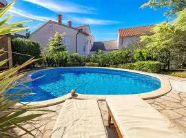 Lovely Apartment In Banjol With Wifi