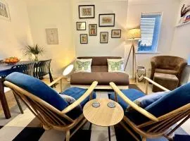 Modern Edgware flat with garden and parking