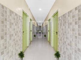 Super Hotel O Sridhar, hotelli kohteessa Khammam