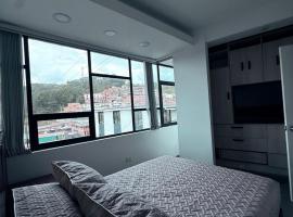 Apartamento con parqueadero en Aguadas, hotel u gradu Aguadas