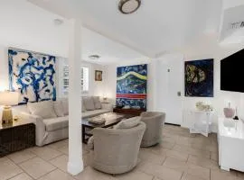 Private Rooms at Miami Centrally Located with free Parking