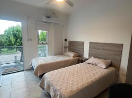 Costumbres Argentinas Dobles En suite, Hotel in Avellaneda