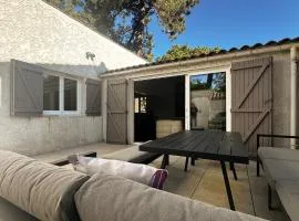 Villa rénovée 80m², 3 chambres, 8 pers, terrasse, parking - FR-1-705-71
