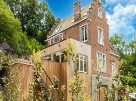 Luxurious villa with heated pool