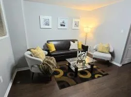 Spacious 3BR Square One, 3 Bath, 2 Parking, Desk