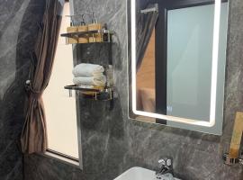 Bloom Home - Hanoi centre, hotel u Hanoiu