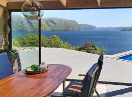 Lovely Home In Farsund, מלון בפארשונד