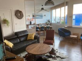 large apartment with sea view and port of guilvinec, Hotel in Le Guilvinec