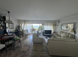 Exclusivo apartamento frente al mar en el corazón de la Costa Brava, hotel en Calonge