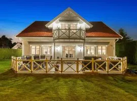 Big villa with outbuilding