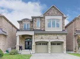 Spacious Room with Private Ensuite Washroom