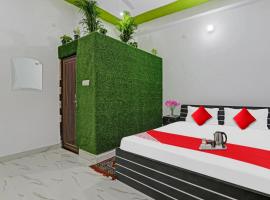 Hotel O Ashirwad: Lucknow şehrinde bir otel
