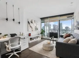 Beautiful 2 Bedroom Suite Prime Downtown Vancouver Stay