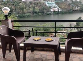The Mount Breze, hotel en Bhimtal