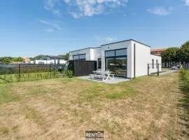 Maison Basil - holiday house with garden and parking