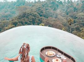 Bubble 8 - Private Pool Jungle Escape Ubud, hotelli kohteessa Tampaksiring