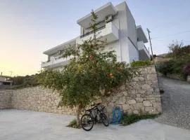 Alexandros Apartments
