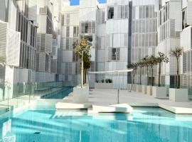 Luxury white apartment Botafoch, Hotel in Sant Josep
