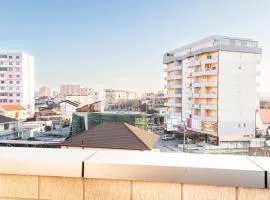 Modern Apartment with Balcony & Fast Wi-Fi & Self Check-in