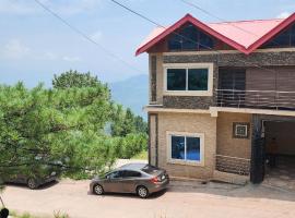 Haven Lodge Murree - 4BR Home Near Gharial Camp, Hotel in Murree
