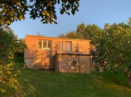 House very close to Caen-Normandy city center, Hotel in Fleury-sur-Orne
