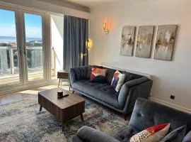 Great Modern Sea View Apartment on the Promenade