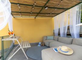 Corniglia Terrace Breakfast for 2 - 5 min Train: Corniglia'da bir otel