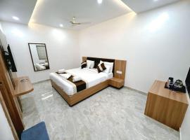 Hotel N K International - Near Govindpuri Metro Station, hotelli kohteessa New Delhi