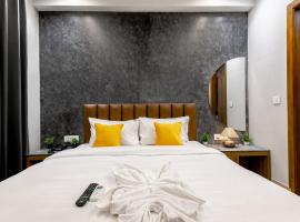 Hotel Imperial Stayz Sector 51، فندق في جورجاون