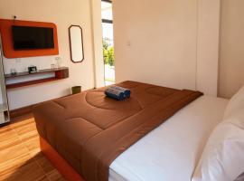 Tanjungkarang에 위치한 호텔 Aluna Hotel
