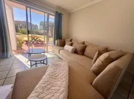 Cozy Home in Gated Area next to Blouberg Beach