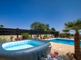 Seaview Villa in Peyia | Private pool & jacuzzi by VICHY Holidays, Hotel in Paphos