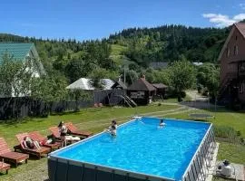 Тростян та річка