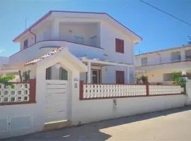 Villa dei Fiori - Ground Floor Garden Apartment Near Beach
