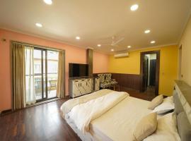 The Sundowner Bungalow With Pool Jacuzzi In Dehradun, Hotel in Dehradun