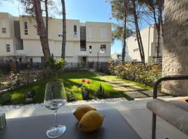 Next to Melia-Premium Zone, Private Garden Apartment - SanPietro Resort, hotell i Durrës