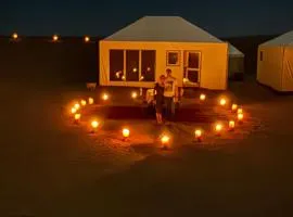 Dar Azawad Royal Desert Camp - Erg Chigaga Luxury Glamping