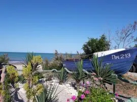 Дом ПОПОВИ-10 метра от морето гр Поморие