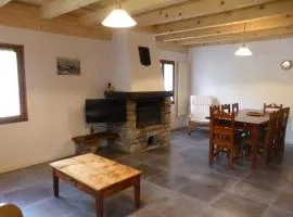 Chalet familial calme pour 7/8 pers, 3 chambres, proche des pistes, bien équipé et animé, 2 étoiles - FR-1-342-212