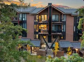 Downtown WP River Front Villa 236 I Private Hot Tub I Great Views