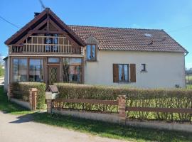 Maison calme، فندق في Poiseul-la-Ville-et-Laperrière