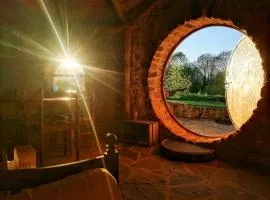 Cabane de Hobbit insolite proche Futuroscope - Le Coteau des Fadets